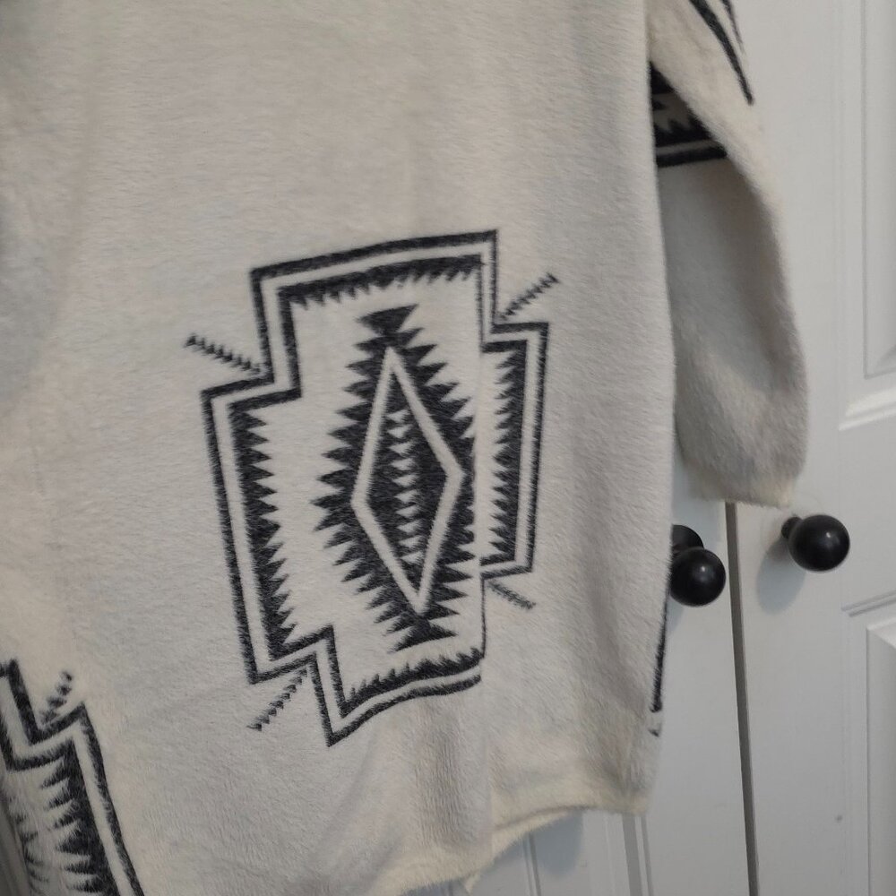Venario Aztec Print Western Patterned Women's Cardigan - Woman's Size S - Picture 3 of 9